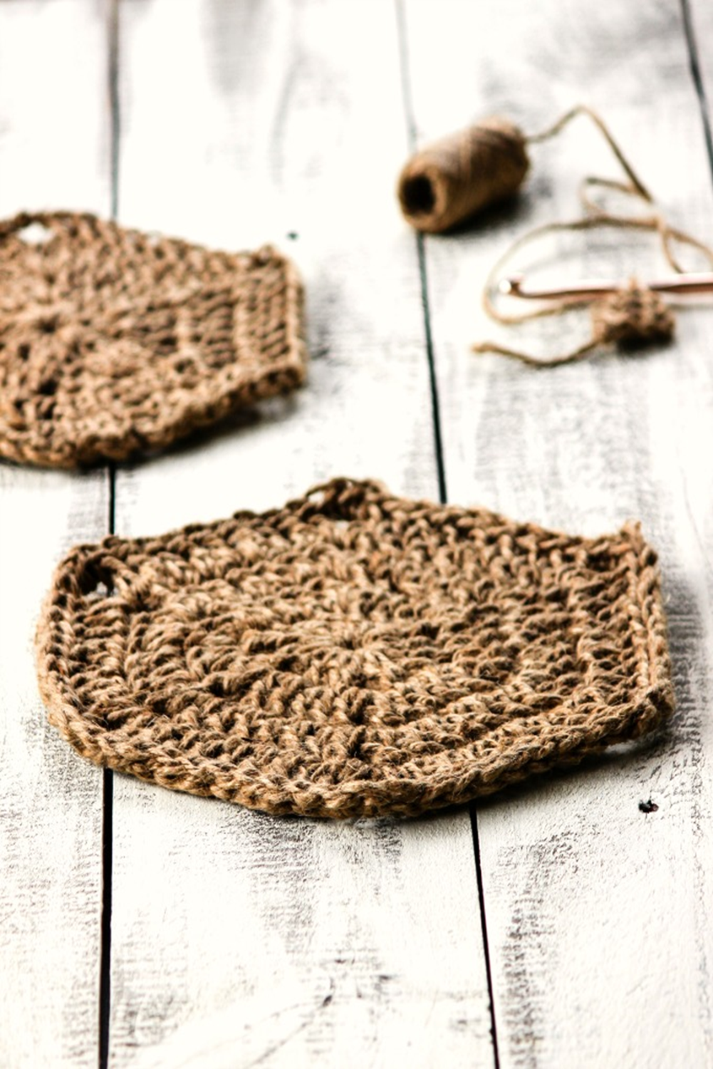 crochet hexagon jute trivet featured image
